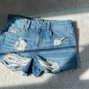 Blank NYC The Barrow distress shorts